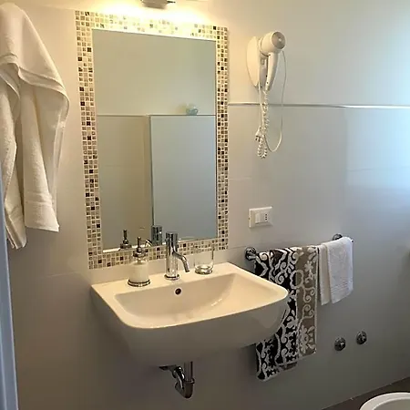 Hotel Ester 2*