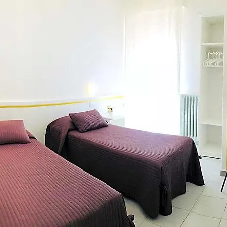 Ester Hotel