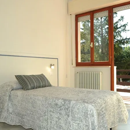 Ester Hotel 2*